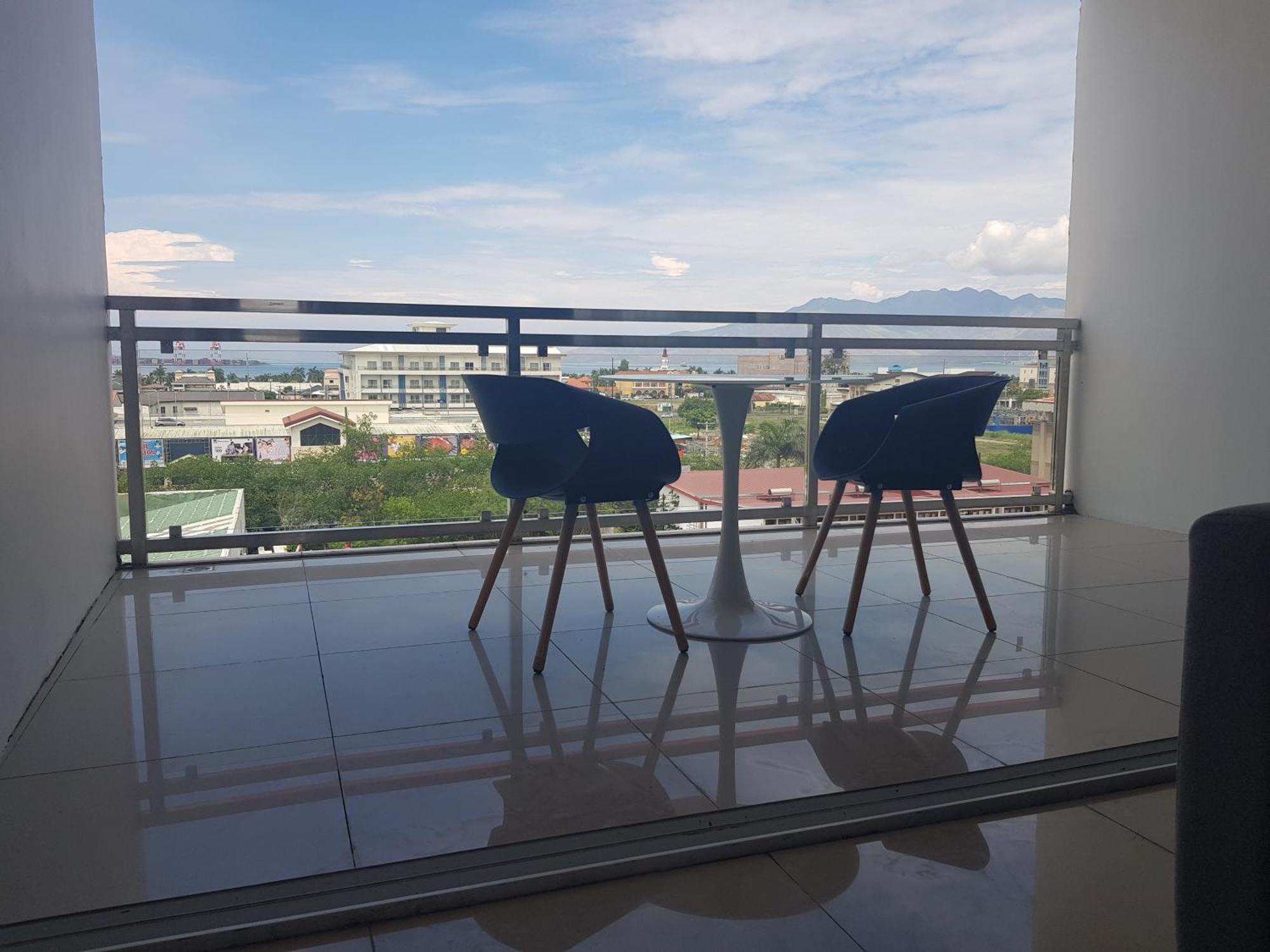 Chequers Suites Subic Bay Olongapo Exterior foto