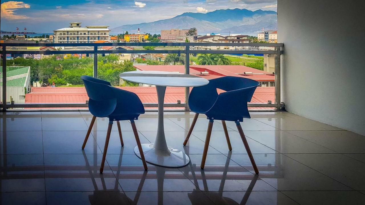 Chequers Suites Subic Bay Olongapo Exterior foto